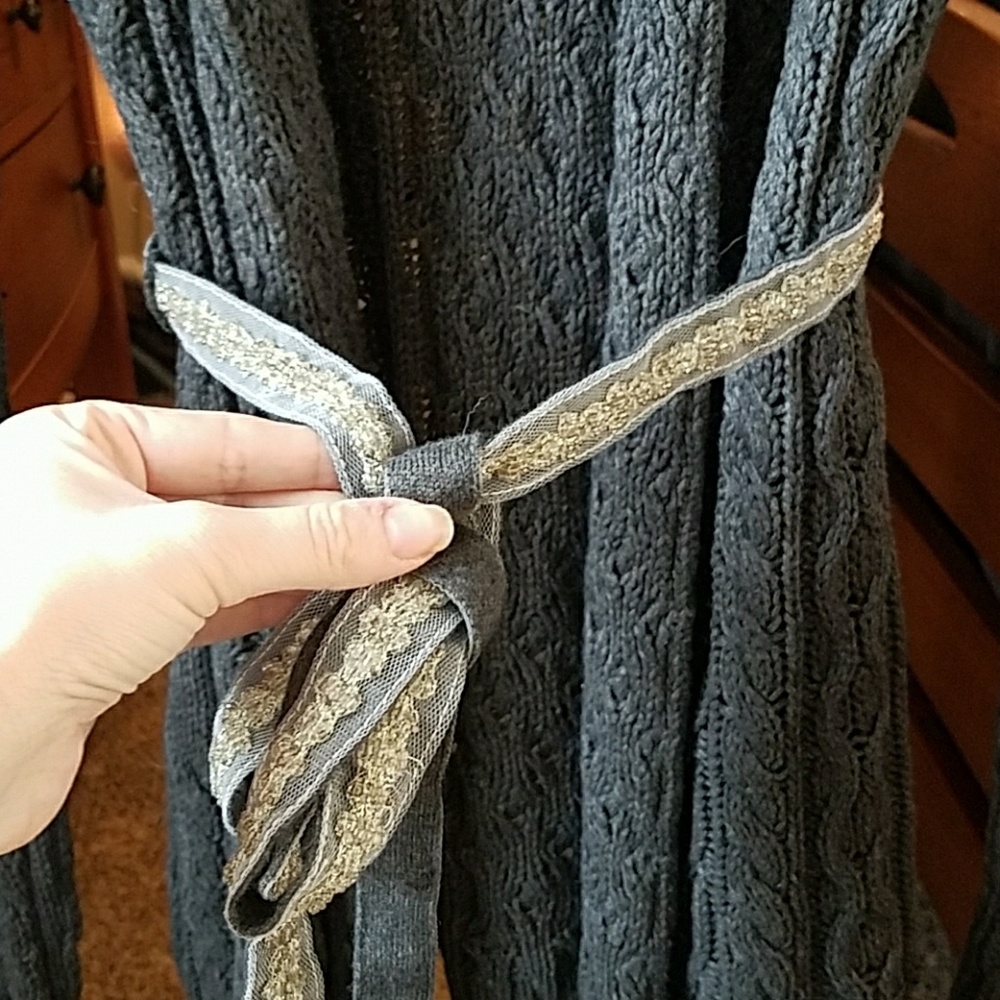 Long gray comfy sweater - Picture 2 of 8